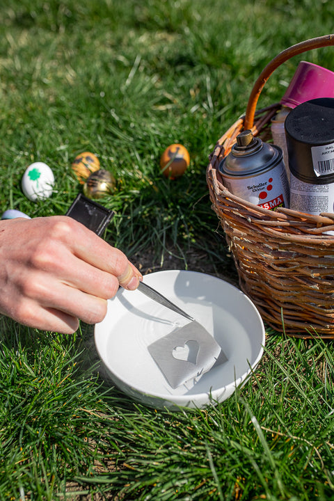 Easter egg spray paint stencils