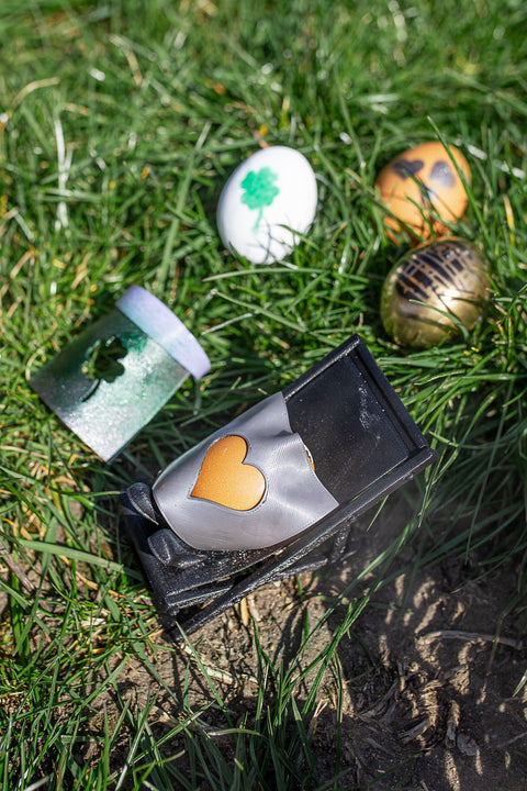 Easter egg spray paint stencils