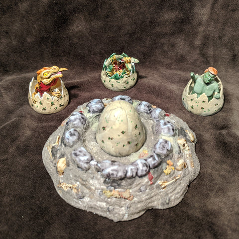 Surprise Egg Miniature 3Demonsters