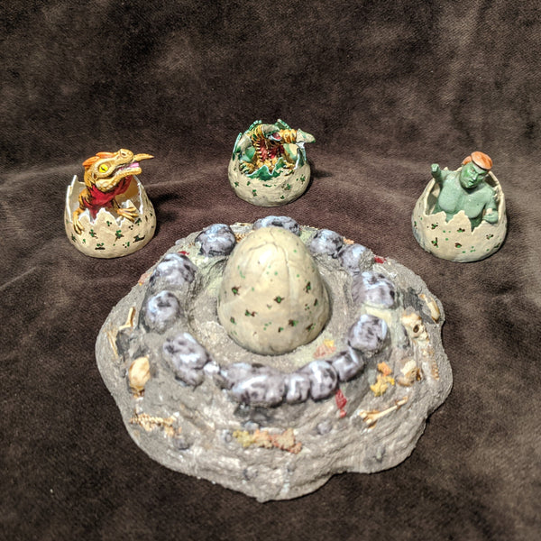 Surprise Egg Miniature 3Demonsters