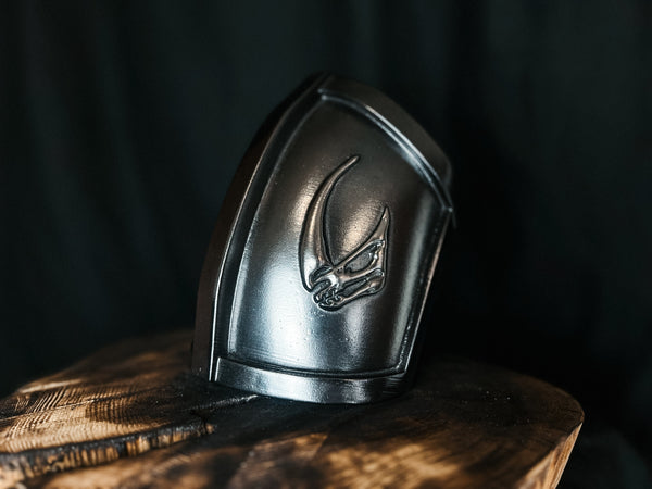 Mandalorian Mudhorn signet shoulder armor