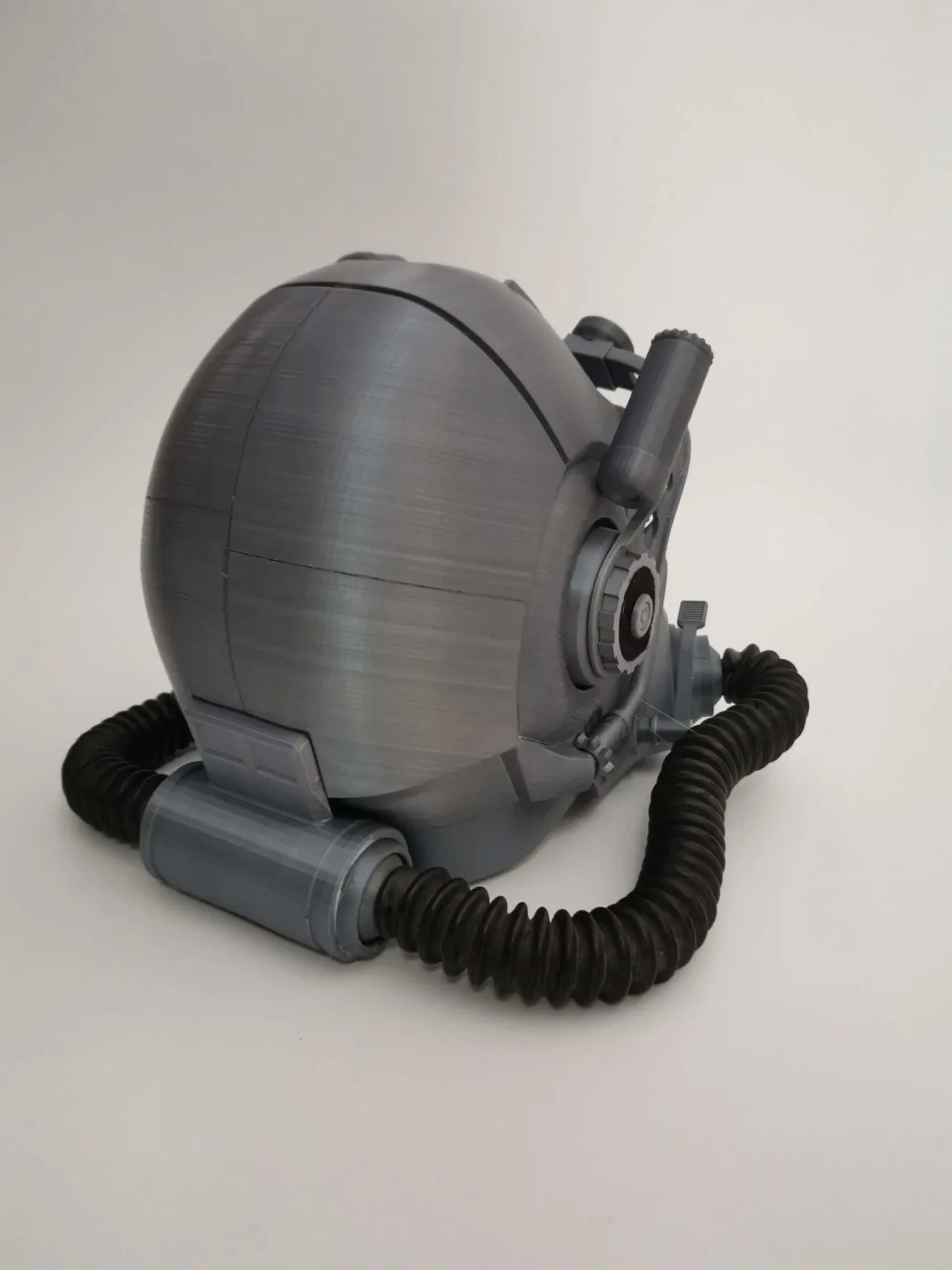 3D model of T60 helmet from Fallout 4, grey 3D printed cosplay prop with breathing tube