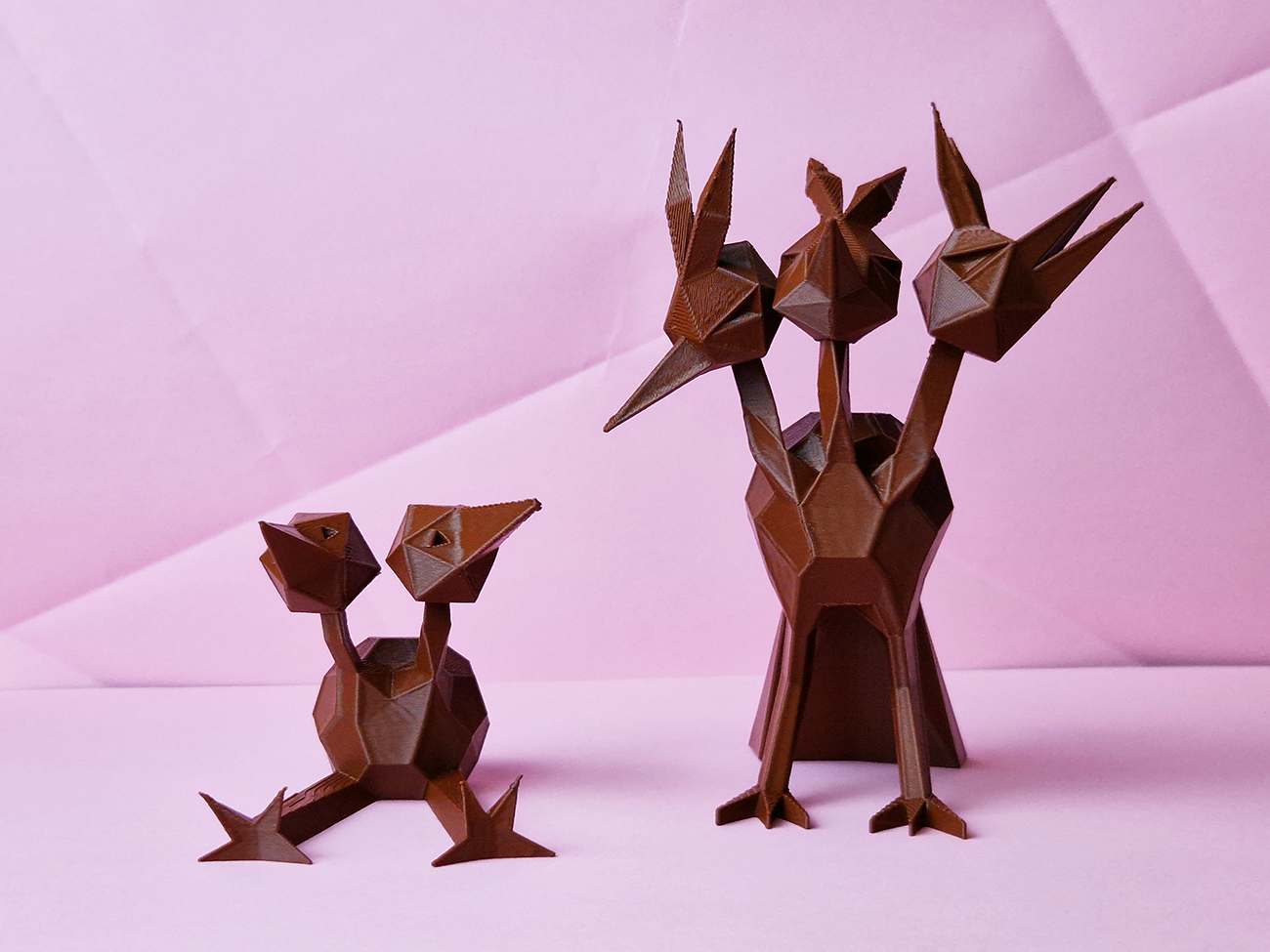 Photo of 3D printed Dodrio STL collectible figure, brown, dynamic group front view