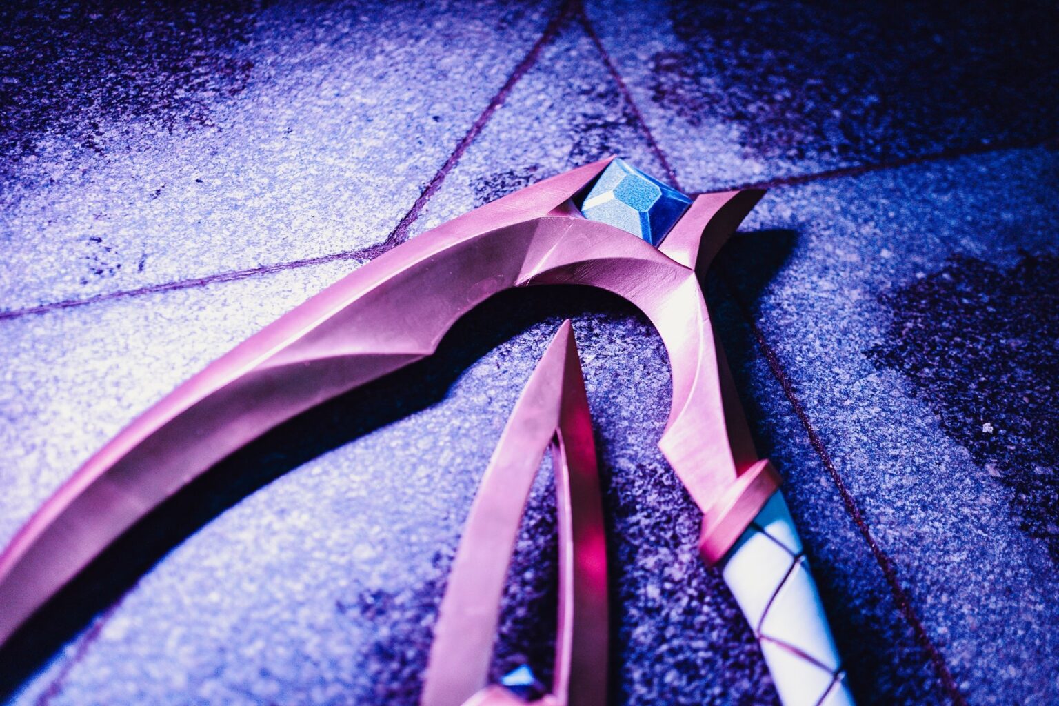 Rendered 3D model of KDA Akali’s Weapons - League of Legends, pink star blade cosplay prop, 3D print.
