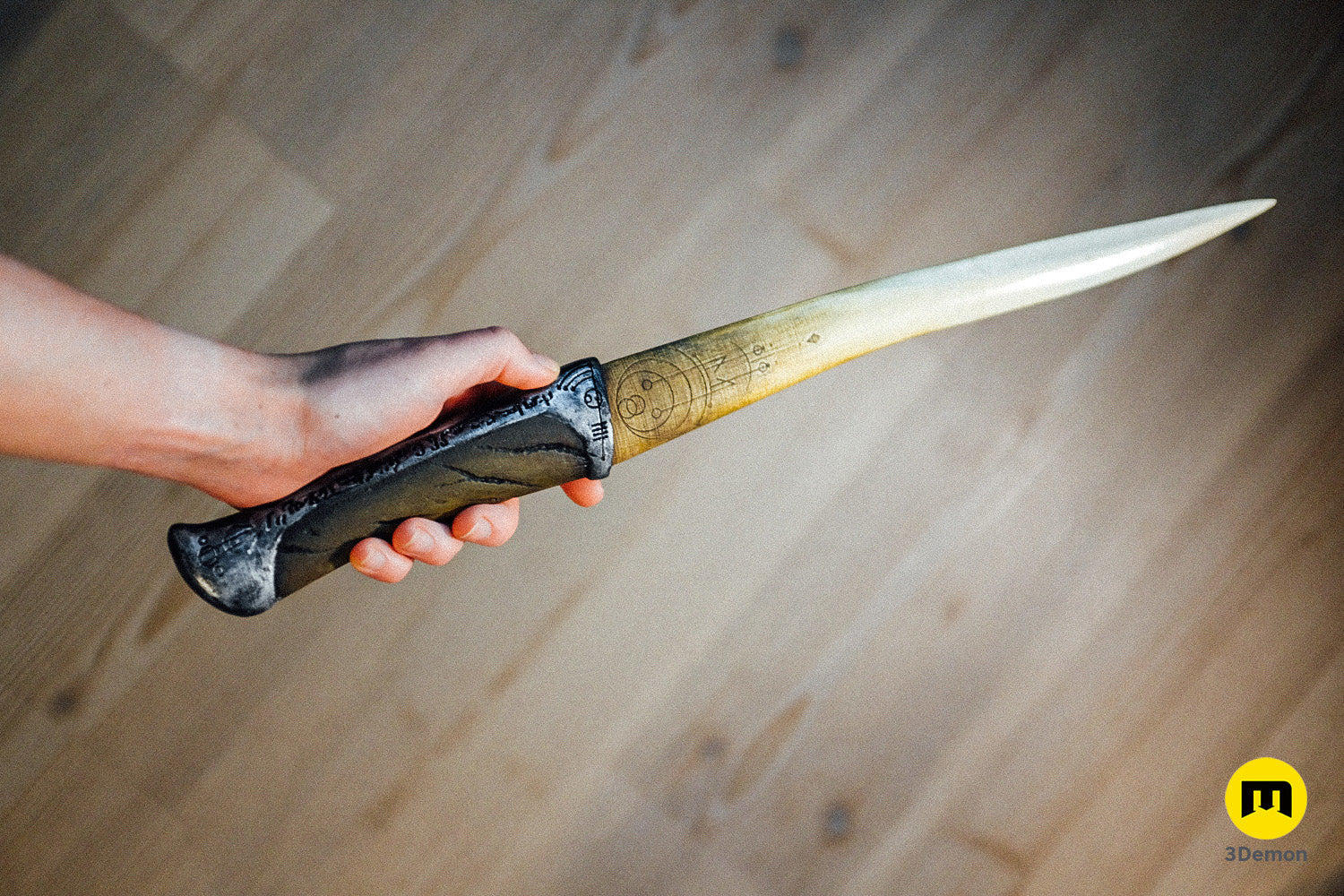 Hand photo of Paul Atreides (Jamis) Crysknife - Dune, 3D printed weapon cosplay prop with ornate hilt.