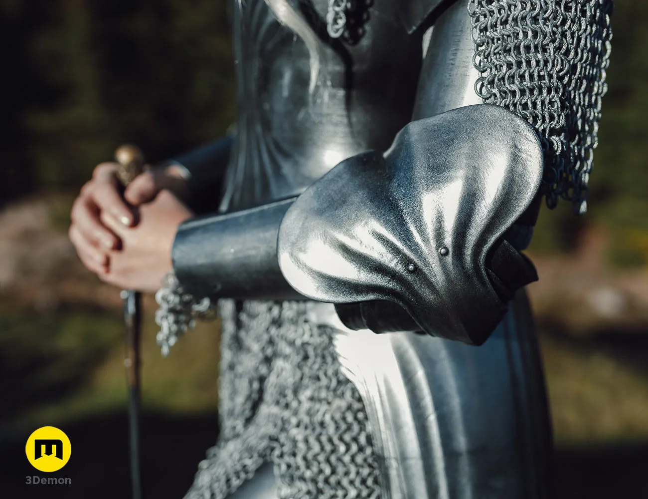 Close-up of Galadriel Armor - Rings of Power 3D print, silver chainmail and gauntlet details.