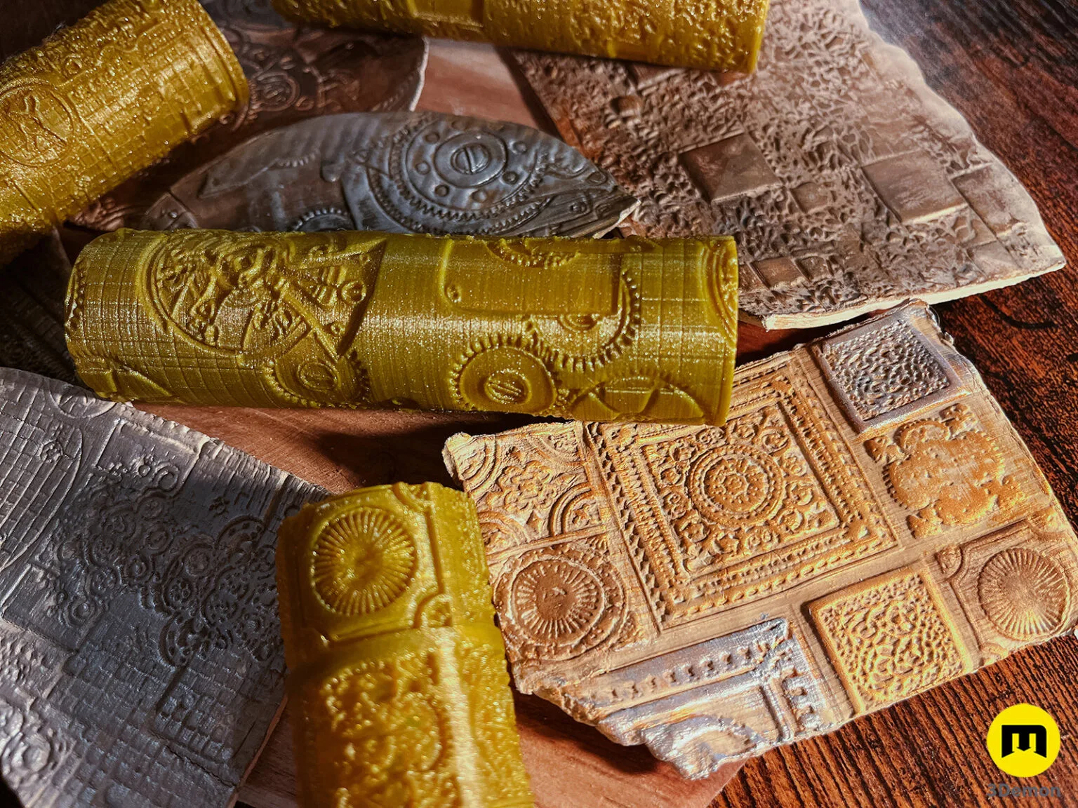 Disassembled parts of DnD Terrain Rollers – Steampunk textures, brass-gold textured cylinders and plates, 3D printed.