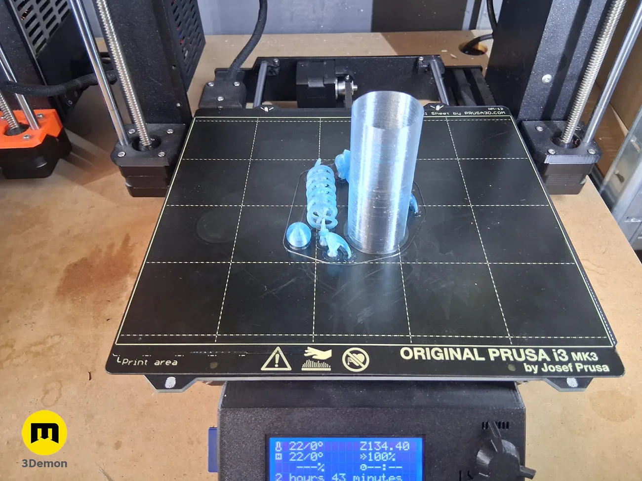 Completed 3D printed Jinx Arcane season 2 pistol prop resting on a wooden table – Jinx Arcane S2 Pistol 3D print | 3Demon