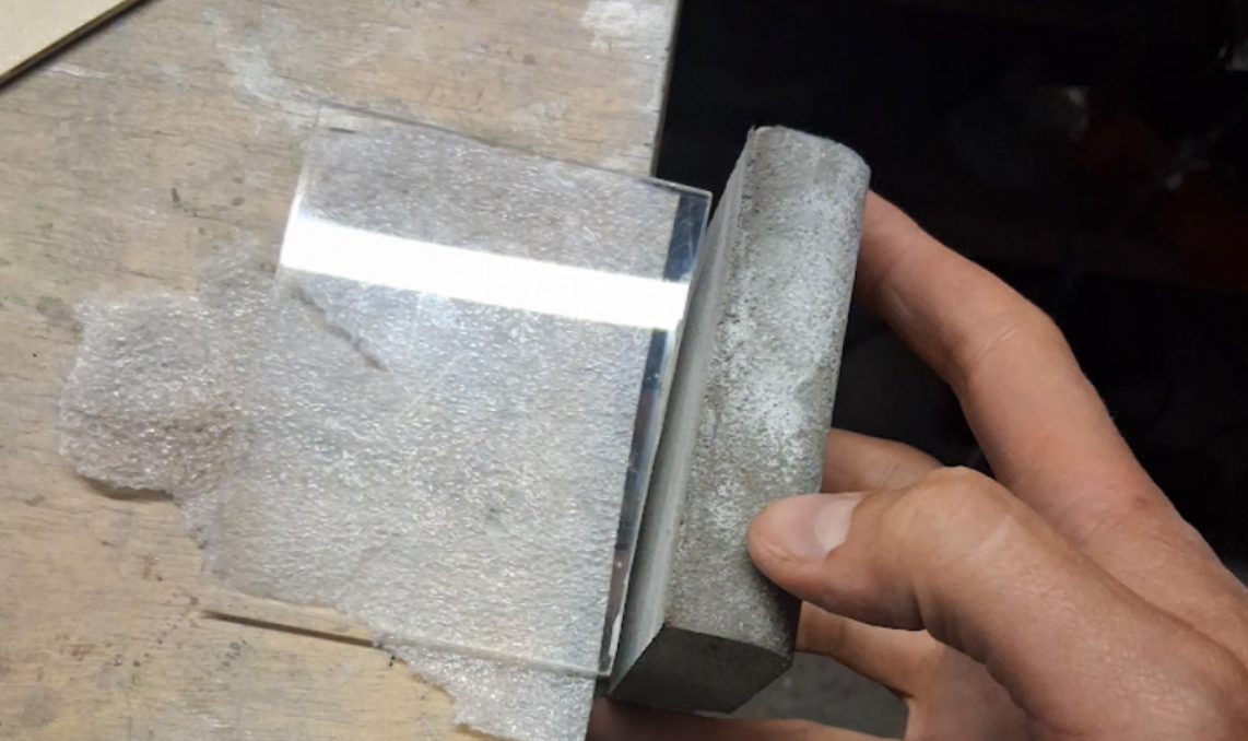 3D printed magnetic lightsaber gravity stand – Prepare the Plexiglass