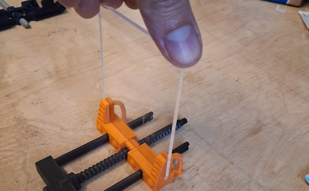 3D printed magnetic lightsaber gravity stand – Assemble the Stand