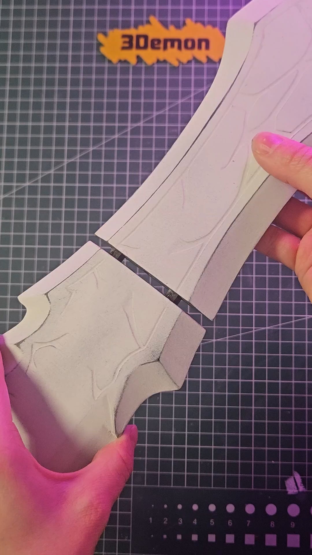 3D printed Kasaka's Venom Fang dagger from Solo Leveling, step photo 3