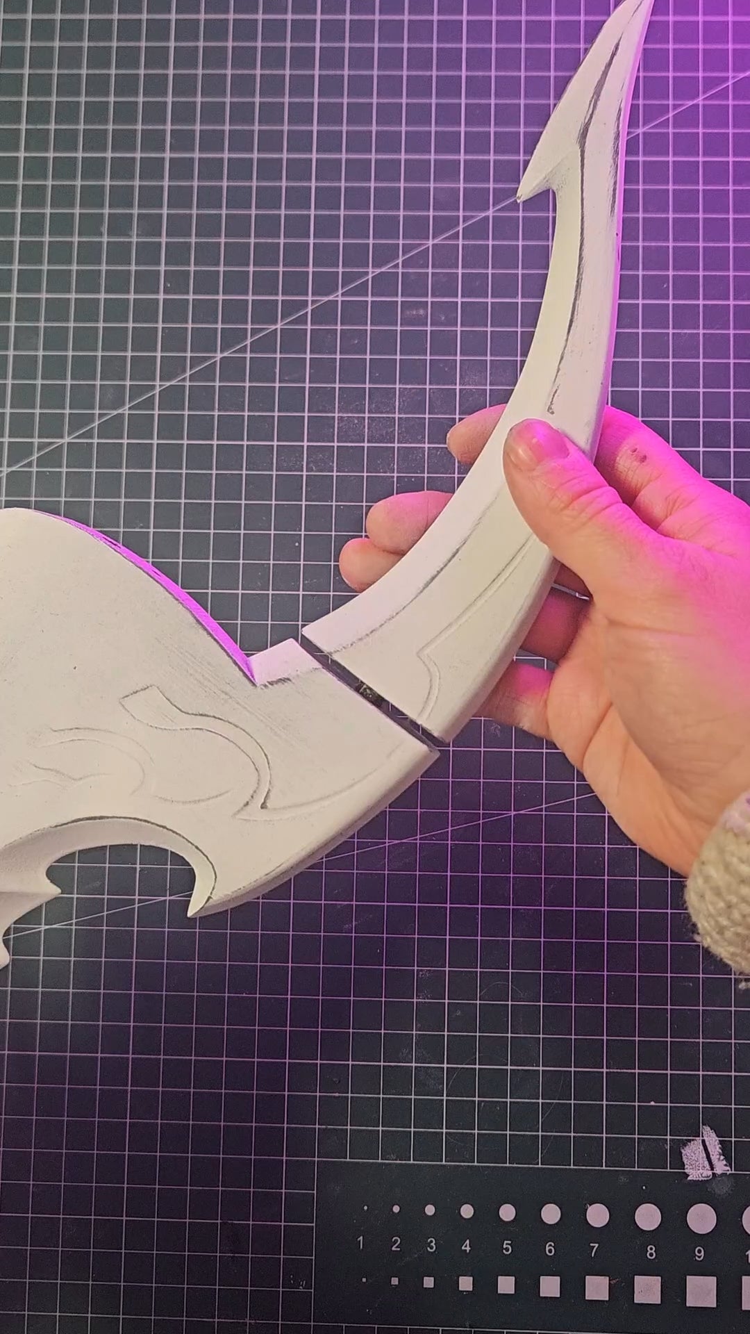 3D printed Kasaka's Venom Fang dagger from Solo Leveling, step photo 4