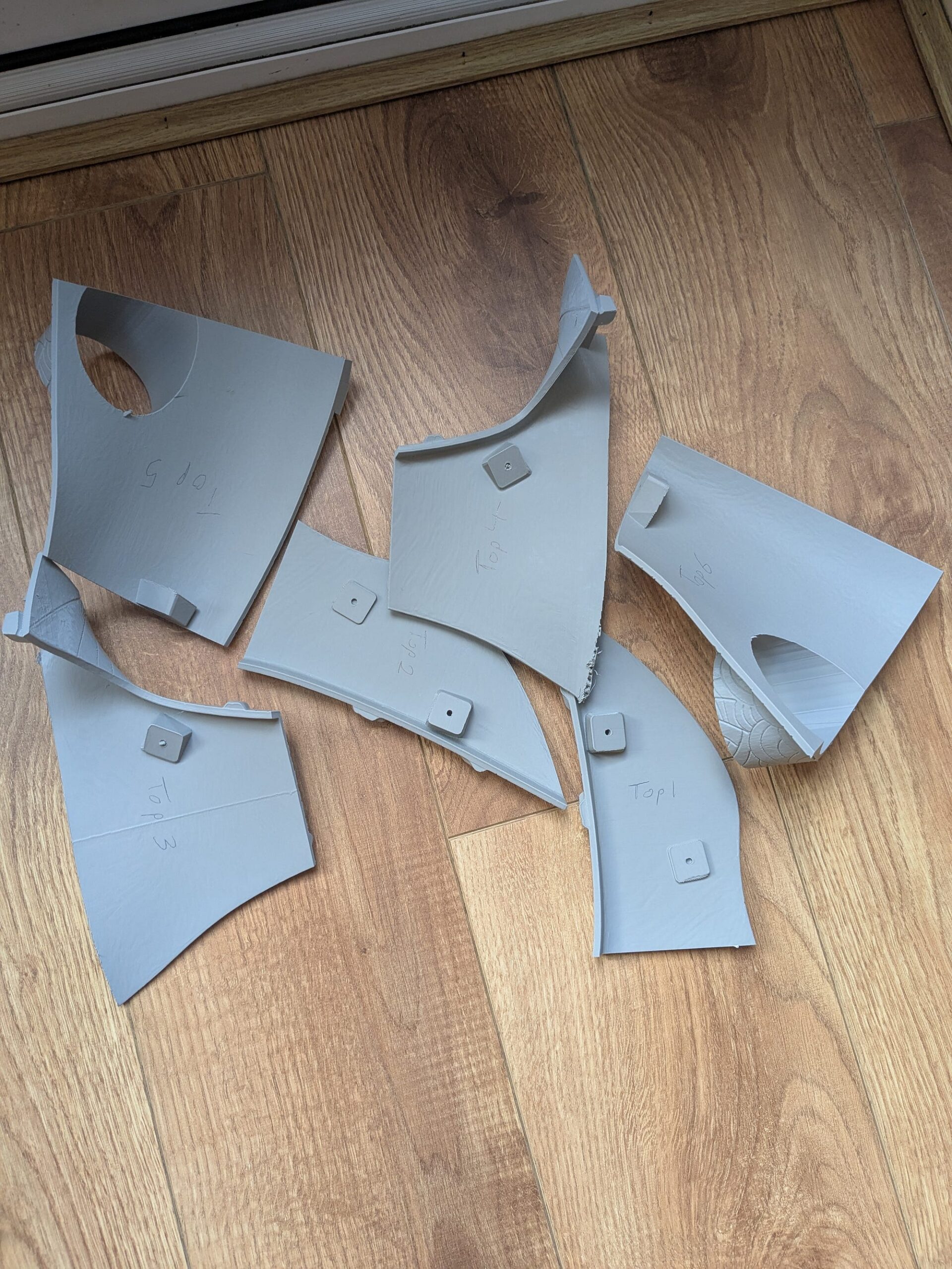3D printed Stargate Anubis guard costume with helmet and Jaffa staff – Construction