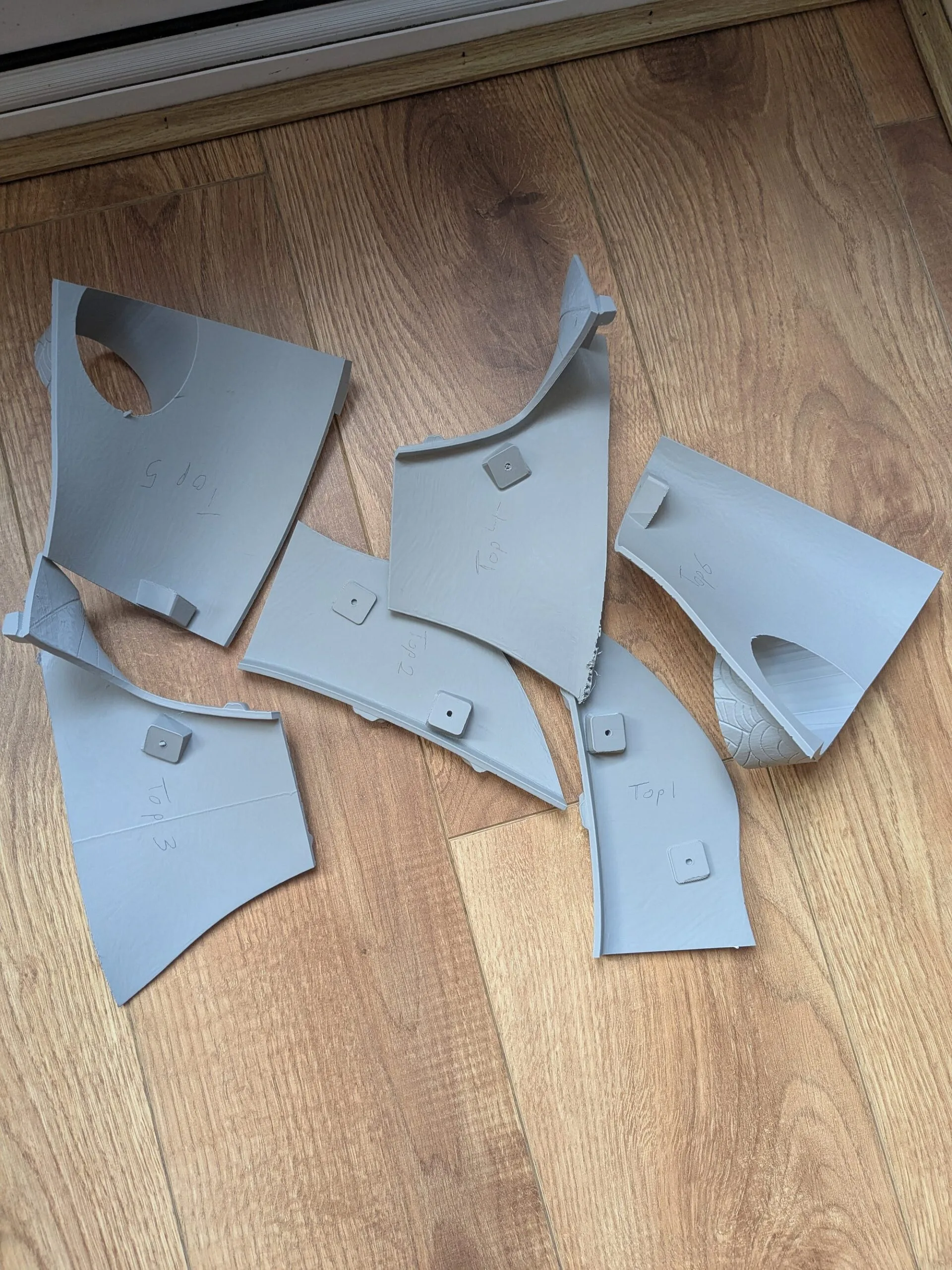 3D printed Stargate Anubis guard costume with helmet and Jaffa staff – Construction