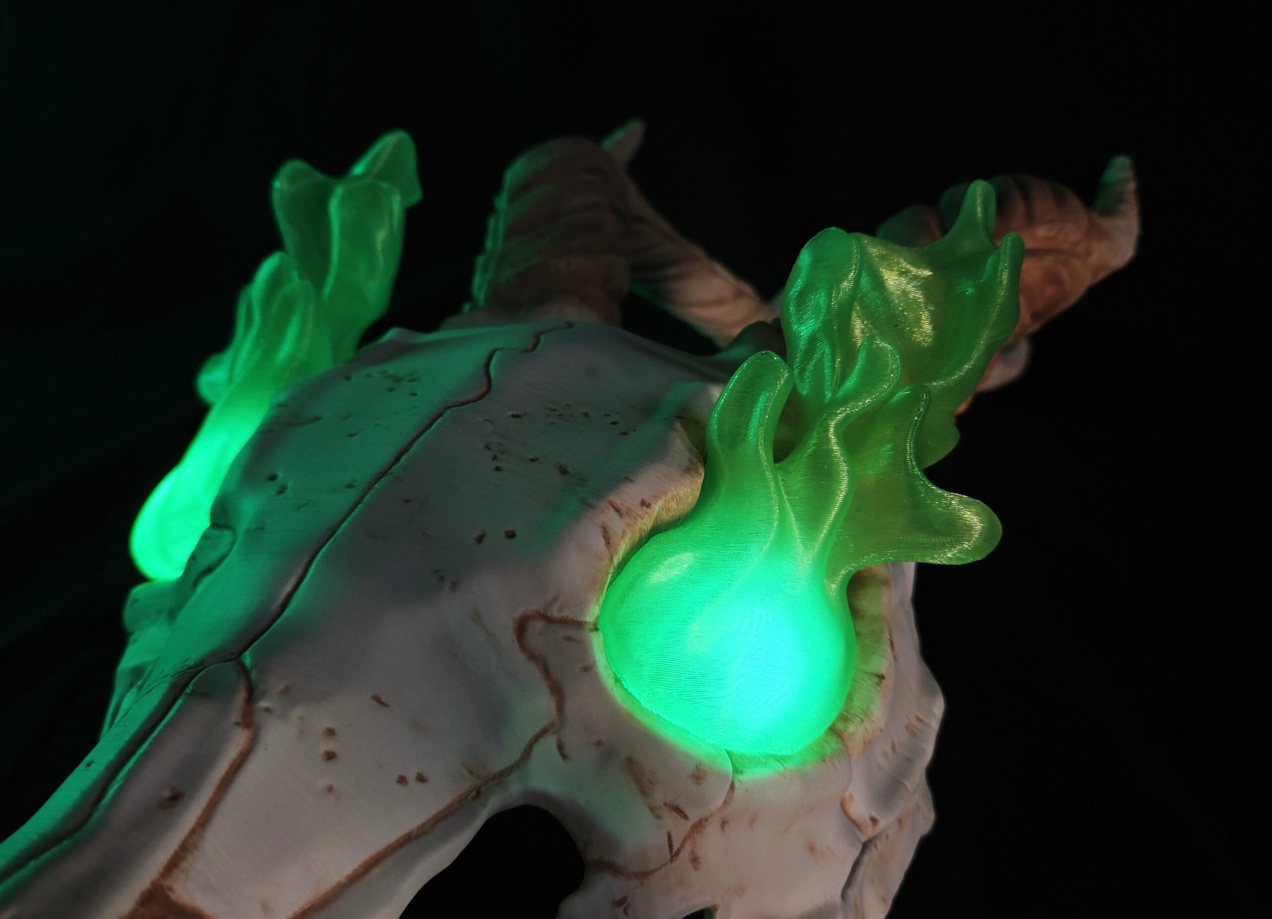 3D printed The Silent cosplay costume from Slay the Spire – LED Flame Eye Effect, step photo 4