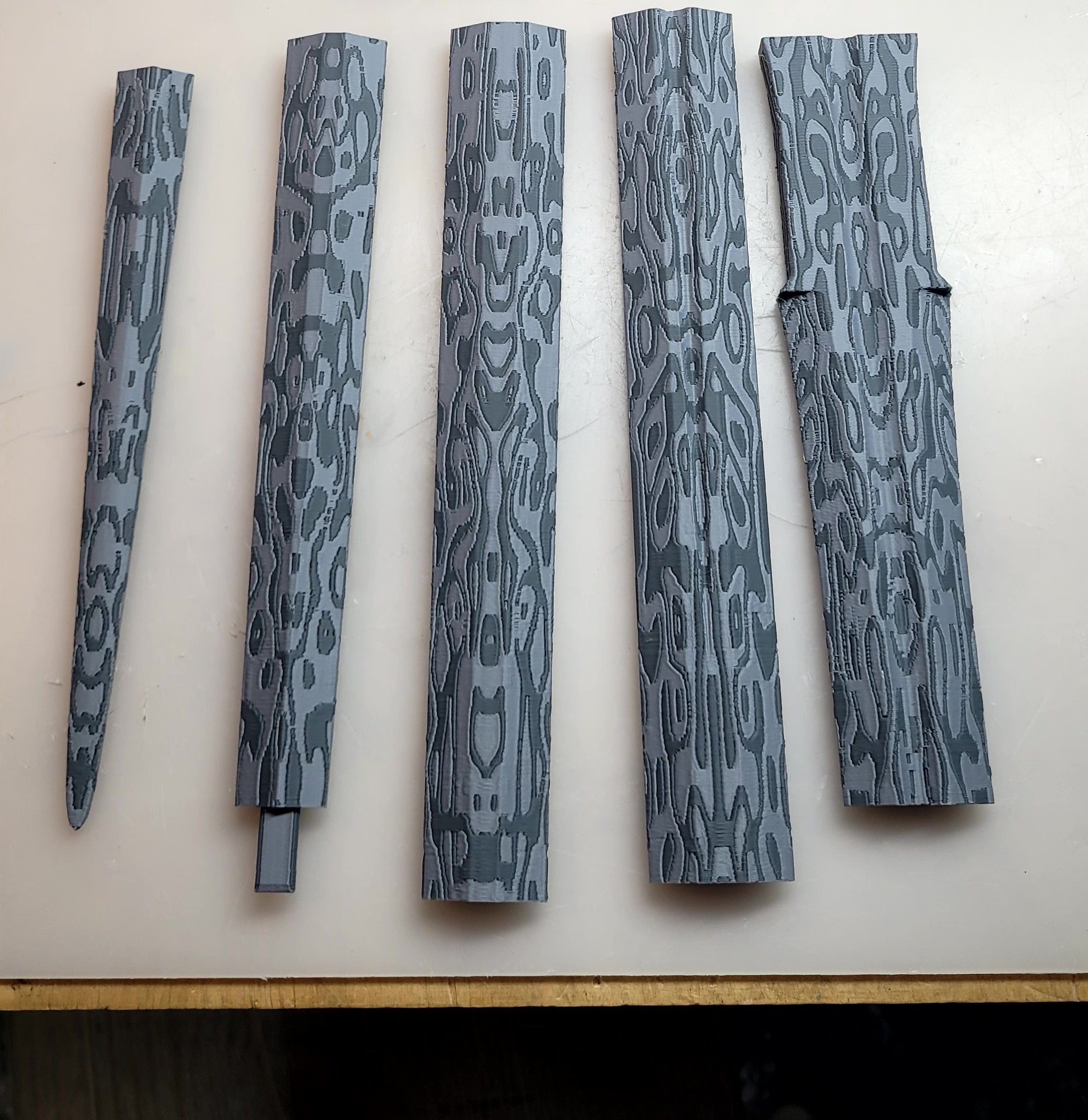 3D printed Dark Sister sword with a Damascus steel pattern – Post-processing the blade