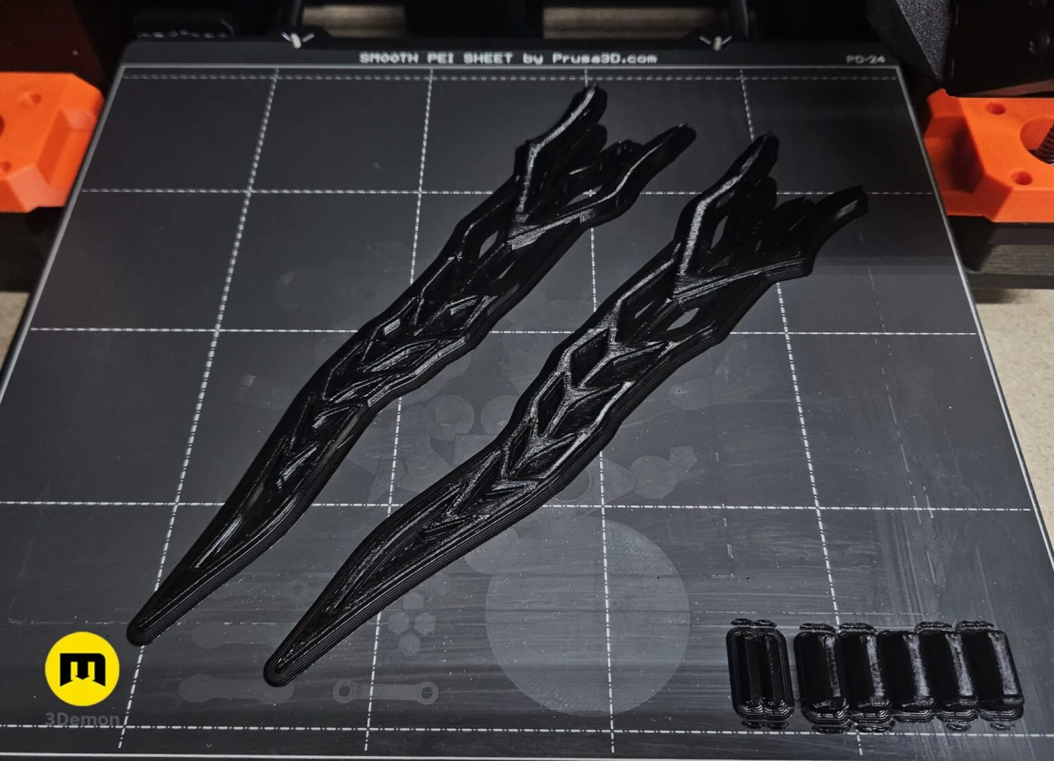 CGI render of Solo Leveling Kasaka's Venom Fang STL, 3D printed fang prop on smooth PET sheet, side view